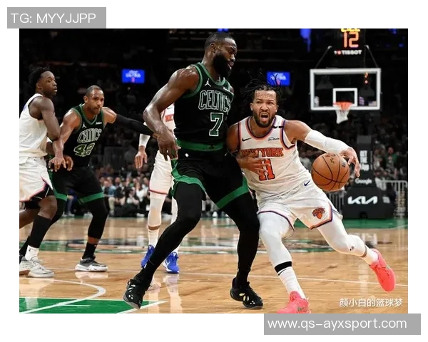 布朗遭遇滑铲未判犯规主裁解释两人滑倒导致未吹哨